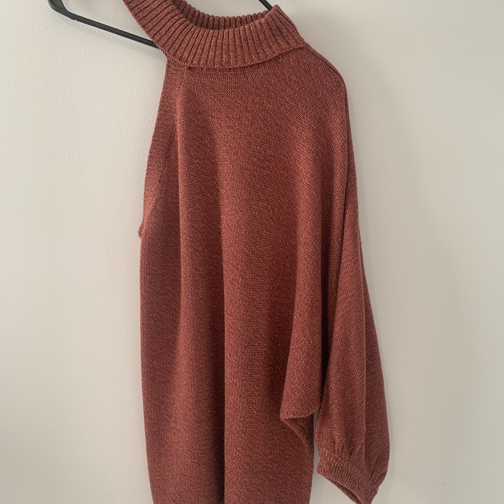 SOHO New York & Company Size Large Cold Shoulder Knit Sweater Casual Winter - Picture 3 of 5